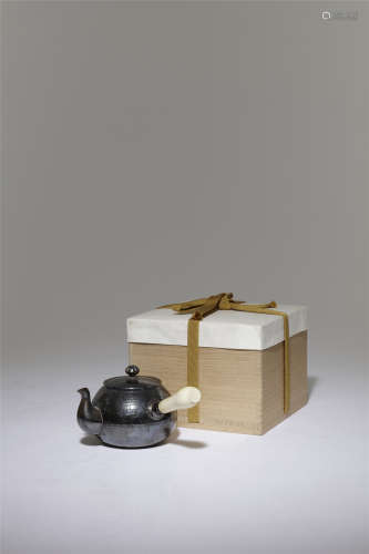 銀茶壺