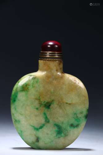 Jadeite Snuff Bottle