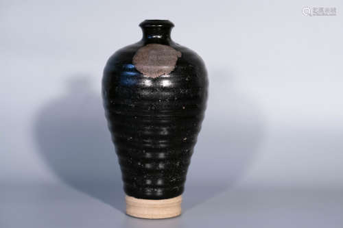 Liao style, black glaze porcelain vase meiping