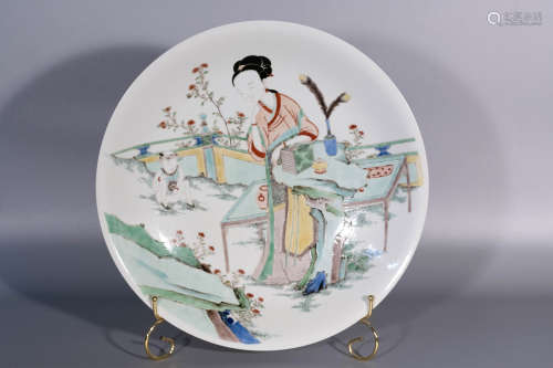 Qing dynasty, KANG XI, Wucai porcelain plate with figure dra...