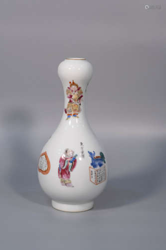 Qing dynasty, DAO GUANG, famille rose porcelain vase