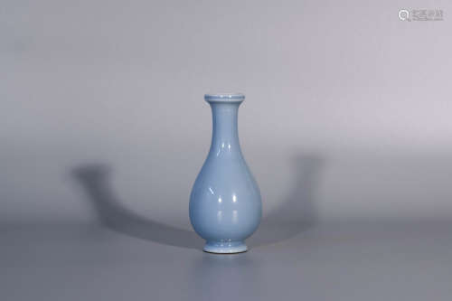 Qing dynasty, YONG ZHENG, blue glaze porcelain vase