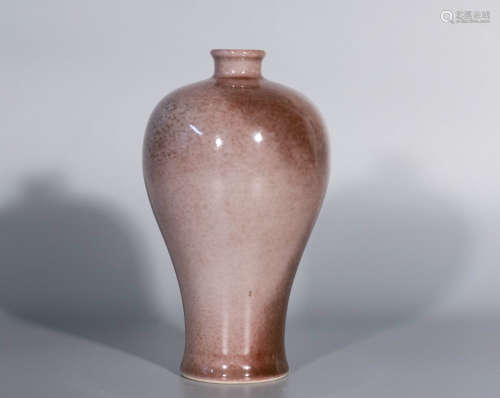 Qing dynasty, KANG XI, red glaze porcelain vase Meiping