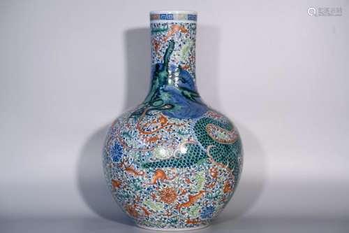 Qing dynasty, dou cai dragon pattern porcelain vase tianqiup...