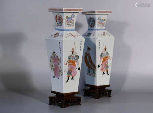 Qing dynasty, DAO GUANG, a pair of Chinese porcelain vases