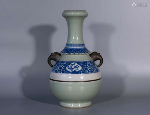 Qing dynasty, QIAN LONG, three color elephant ears porcelain...