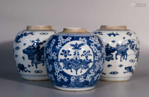 Qing dynasty, three blue and white porcelain jars