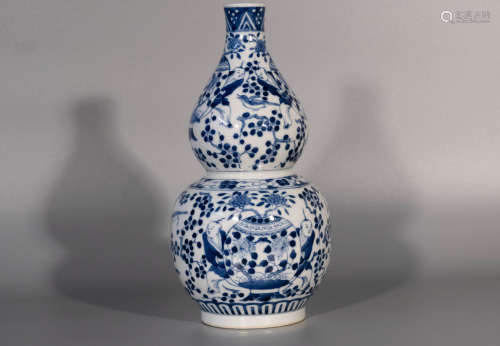 Qing dynasty, blue and white figure drawing gourd vase