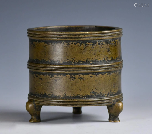 A Bronze Cylindrical Tripod Censer, Xuande Mark, Qing