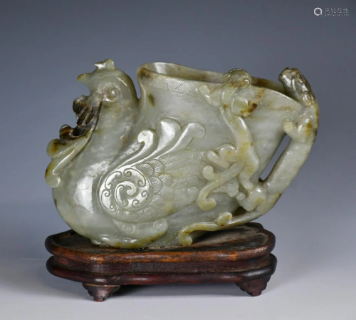 A Carved Jade Phonenix Brush Pot, Qing