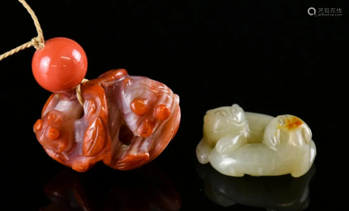 A Celadon Jade Carved Double Cats&An Agate Carving,Qing