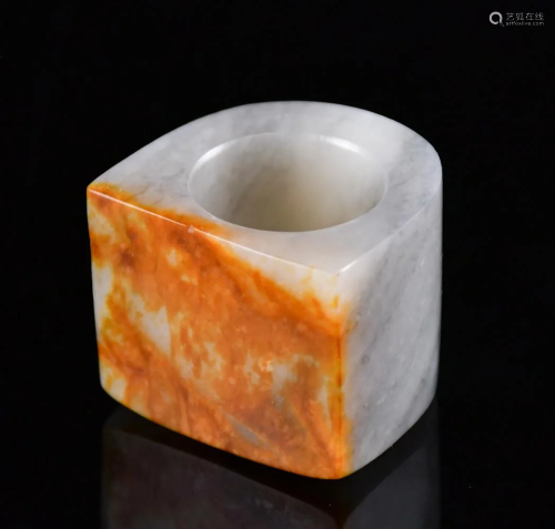A Celadon Jade Thumb Ring Qing