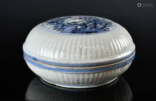 A Blue And White Cover Box, Ming