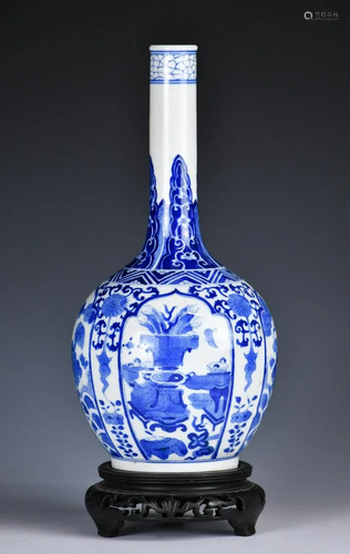 A Blue and White Long Neck Bottle Vase Double Ring mark