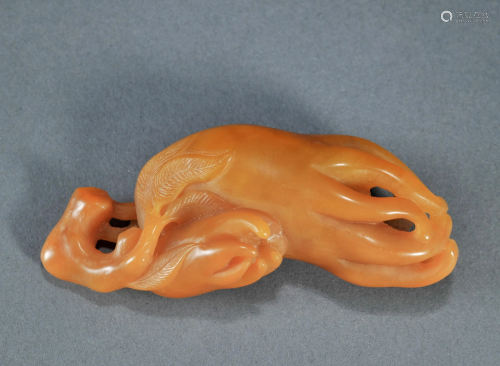 A Carved Tianhuang Fingered Citron