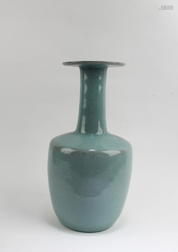 Chinese Ruyao Vase