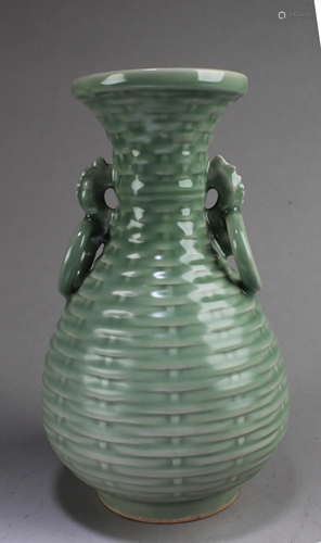 Chinese Ruyao Vase