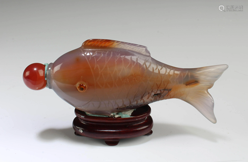 Chinese Agate Snuff Bottle