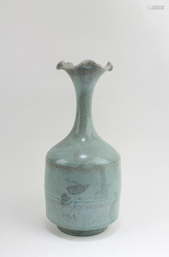 Chinese Ruyao Vase