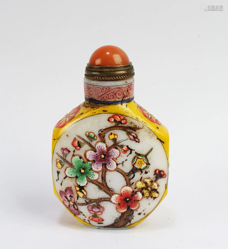 Chinese Peking Glass Snuff Bottle