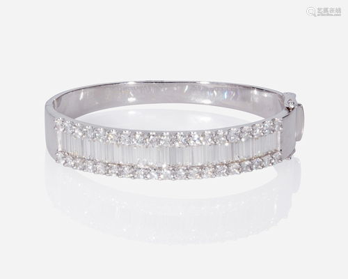 A diamond hinged bangle bracelet