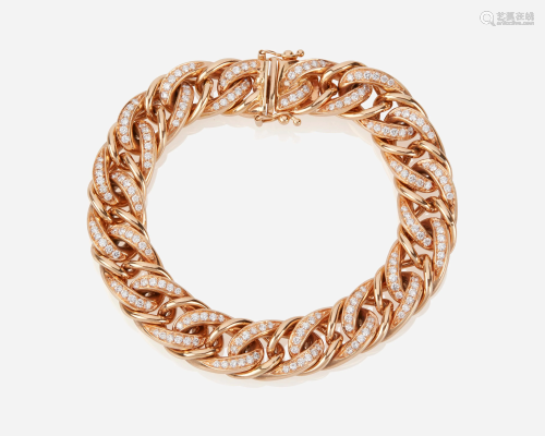 A diamond curbed link bracelet