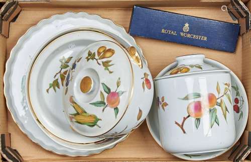 A quantity of Royal Worcester Evesham pattern ware, comprisi...