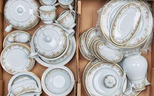 An extensive Noritake porcelain Morning Jewel pattern dinner...