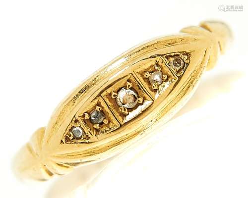 A five stone diamond ring in 18ct gold, Birmingham 1919, 2g,...