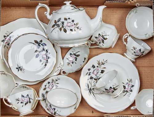A Royal Albert Queen's messenger pattern bone china tea serv...