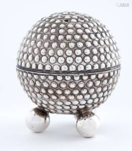 A George V silver golf ball novelty pepperette, on three bal...