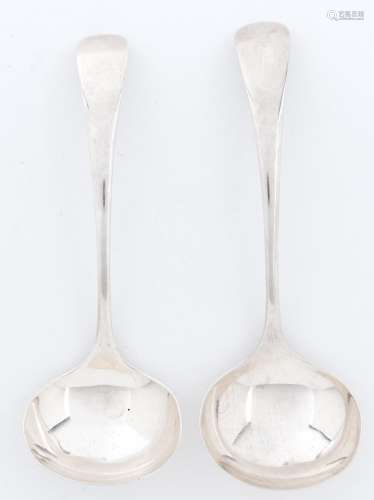 A pair of Edwardian silver sauce ladles, Old English pattern...