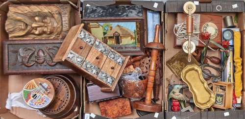 Miscellaneous wood, brass and other bygones and decorative o...