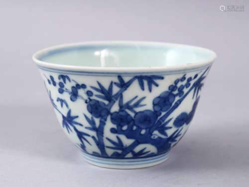 A GOOD CHINIESE BLUE & WHITE MING STYLE PORCELAIN BOWL, deco...
