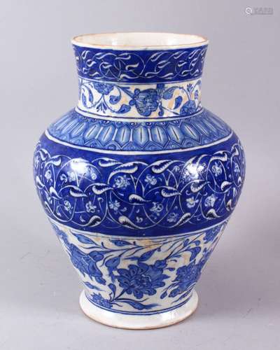 A LARGE 18TH CENTURY IZNIK BLUE & WHITE POTTERY VASE, decora...