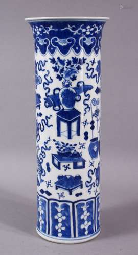 A GOOD 19TH CENTURY CHINESE BLUE AND WHITE SLEEVE VASE, pain...