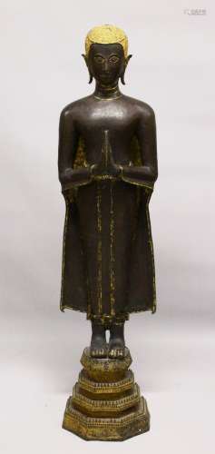 A VERY FINE AND LARGE 18TH CENTURY THAI BRONZE FIGURE OF BUD...