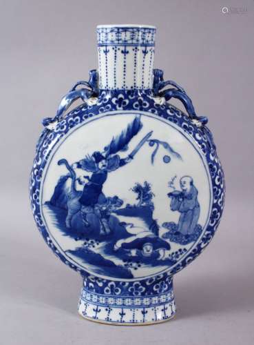 A CHINESE BLUE & WHITE PORCELAIN MOON FLASK, with panel deco...