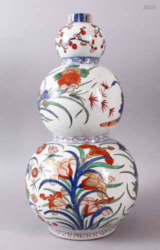 A 18TH / 19TH CENTURY CHINESE FAMILLE VERTE TRIPLE GOURD POR...