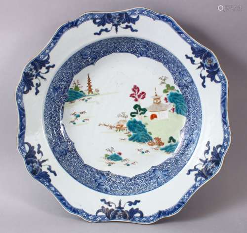 AN 18TH CENTURY CHINESE FAMILLE ROSE / BLUE & WHITE PORCELAI...