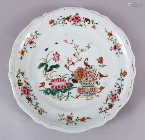 AN 18TH CENTURY CHINESE FAMILLE ROSE PORCELAIN PLATE, decora...