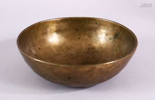 A GOOD ASIAN / EASTERN HAND BEATEN BRONZE / BRASS BOWL, with...