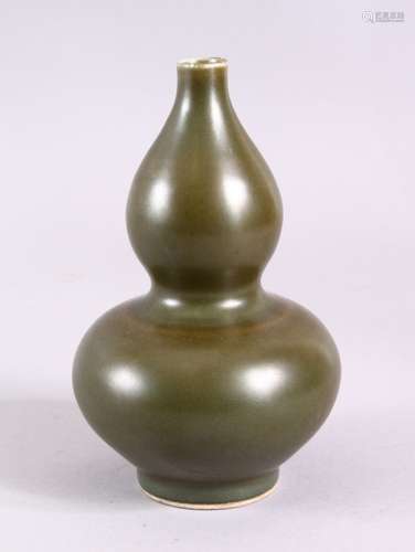 A CHINESE OLIVE / TEADUST GLAZED VASE, base with double blue...