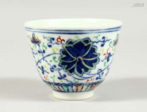 A CHINESE BLUE AND WHITE CIRCULAR BOWL, square blue mark. 2....