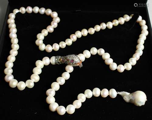 A SILVER AND BAROQUE PEARL TOURMALINE SNAKES HEAD NECKLACE