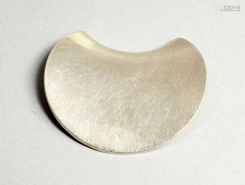 A GEORG JENSEN SILVER BROOCH, No.358.