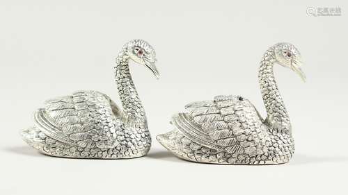 A PAIR OF .925 SILVER PLATE SWAN SALT AND PEPPERS