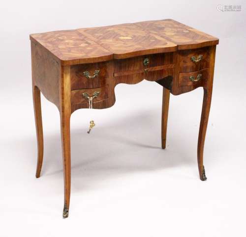 A GOOD 19TH CENTURY FRENCH POUDREUSE, veneered with well fig...