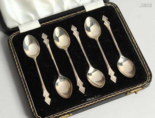 A SET OF SIC STERLING SILVER COFFEE SPOONS cased Sheffield 1...
