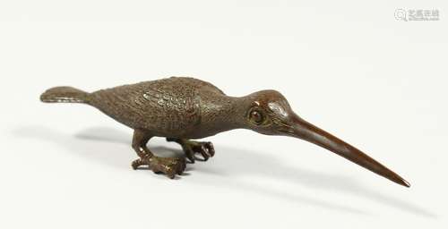 A BRONZE LONG BEAK BIRD 5ins long